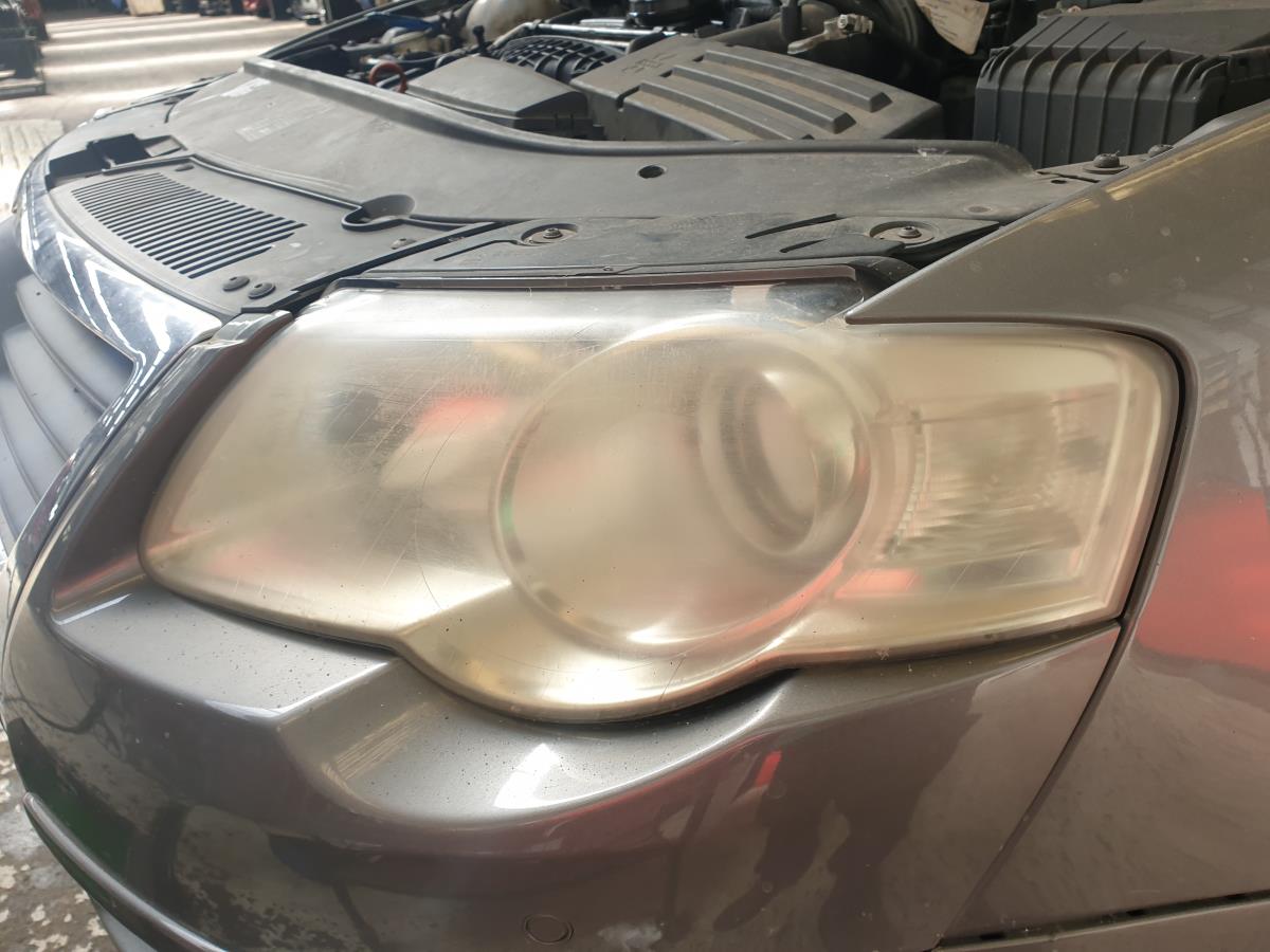 Phare avant gauche VOLKSWAGEN Passat Variant (3C5)