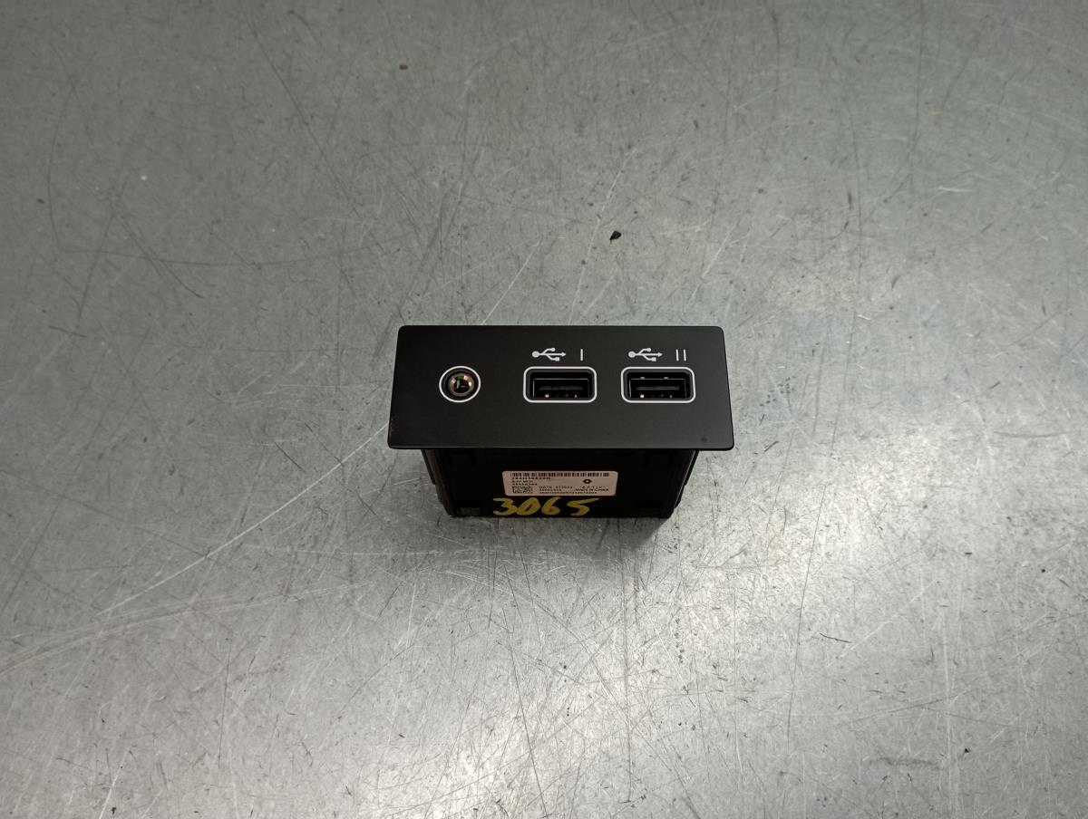 Módulo USB / AUX / IPOD RENAULT Captur II