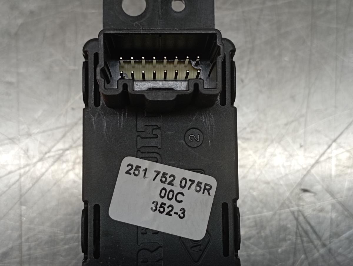 Botão / interruptor travão de parque RENAULT Megane IV Grandtour (K9A/M_) Imagem-3