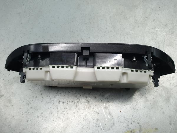 Climate control NISSAN Juke (F15) Imagem-3