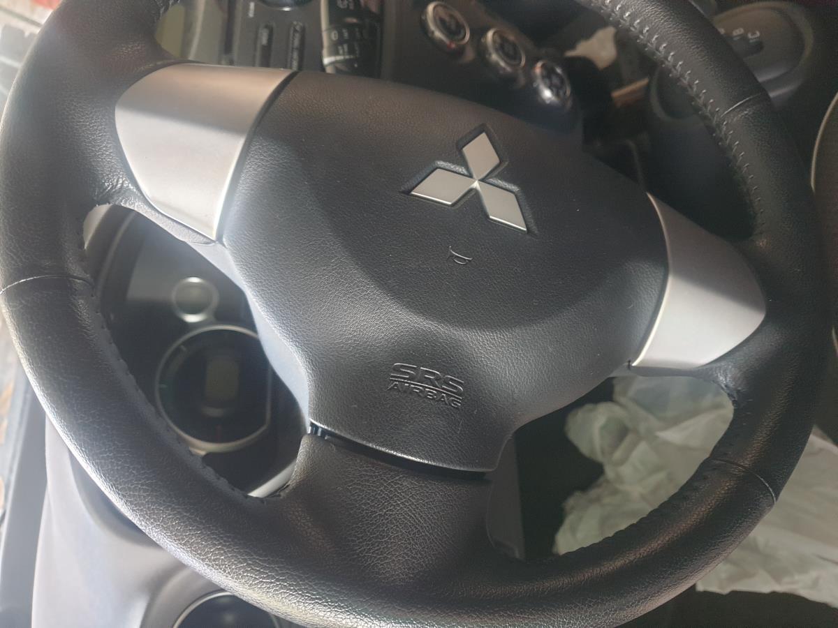 Volante de dirección MITSUBISHI i EV (HA_) Imagem-1
