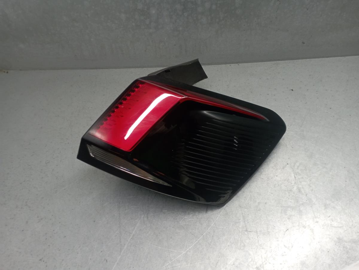 Right Tail light PEUGEOT 3008 II (M_) Imagem-1