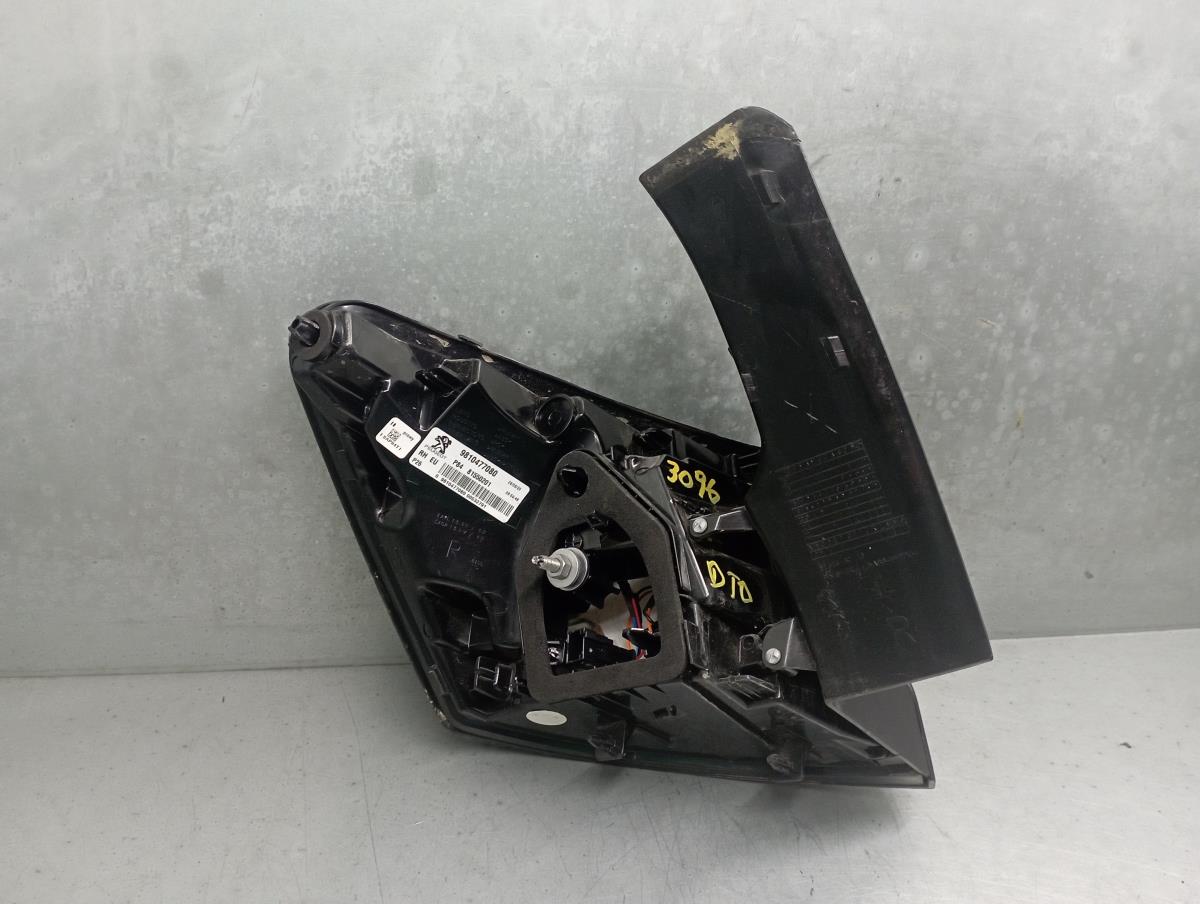 Right Tail light PEUGEOT 3008 II (M_) Imagem-3