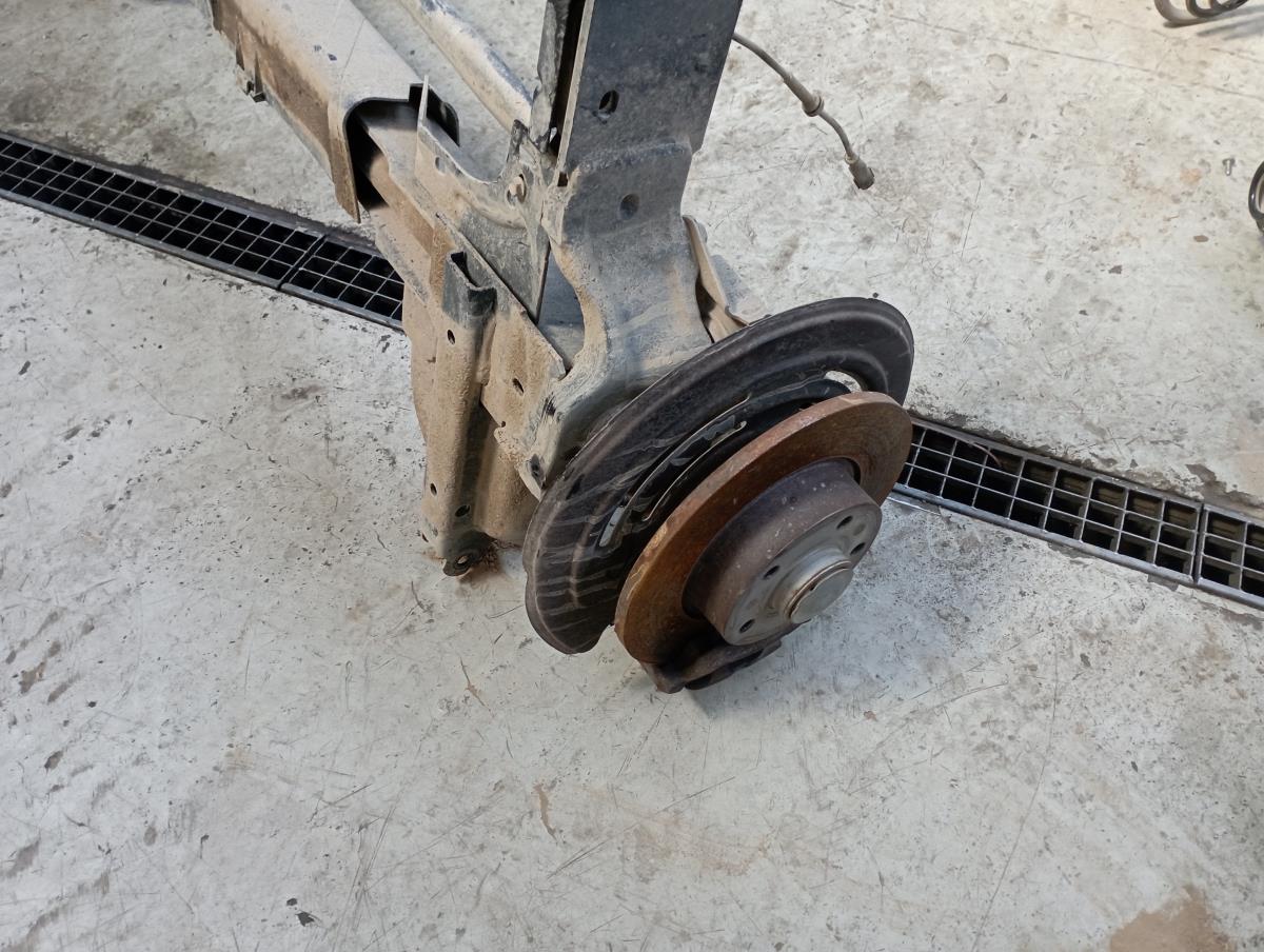 Eje trasero con discos RENAULT Trafic III Combi (JG_) Imagem-2