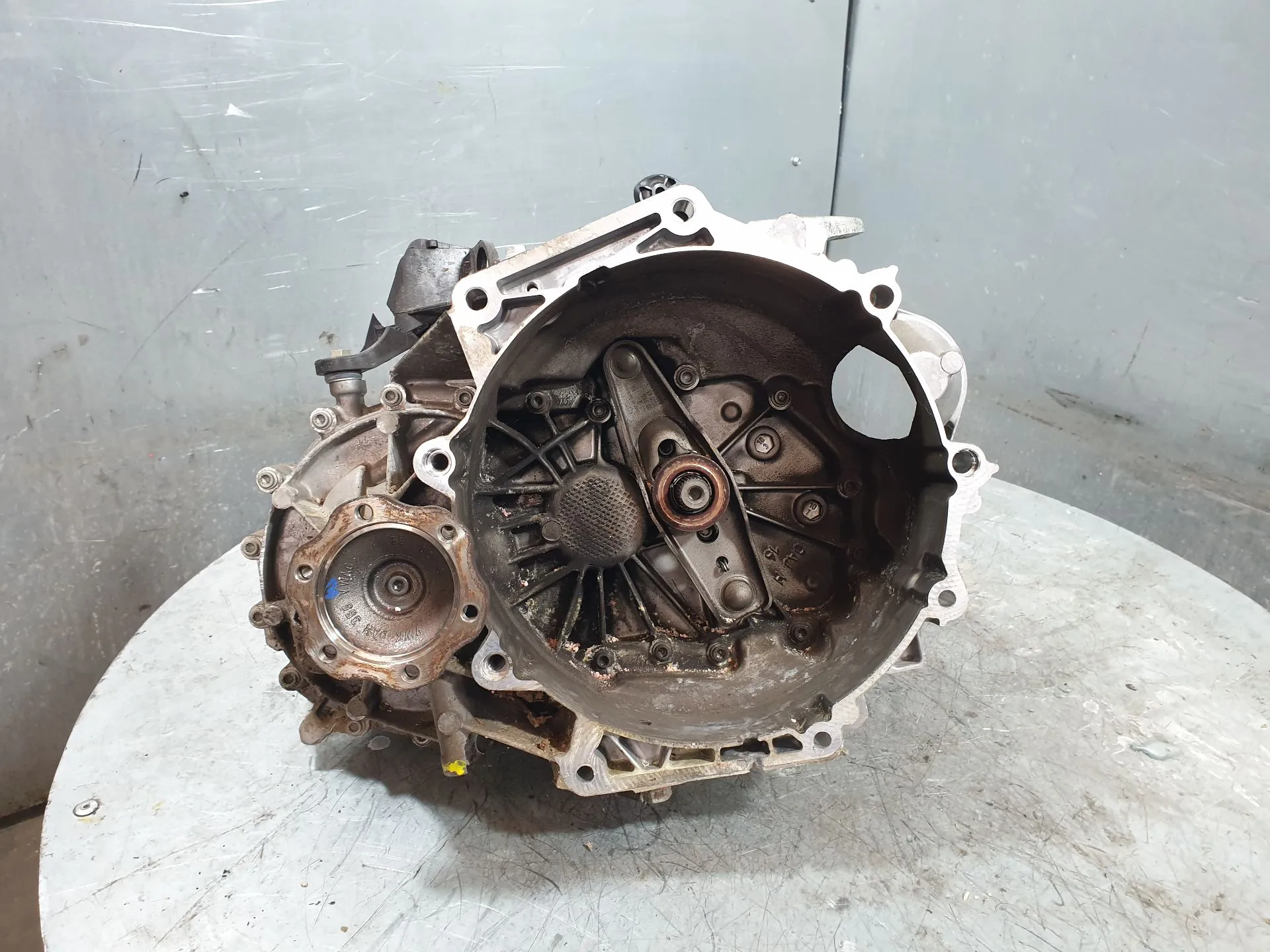 Manual gearbox VOLKSWAGEN Golf VII (5G1, BQ1, BE1, BE2)