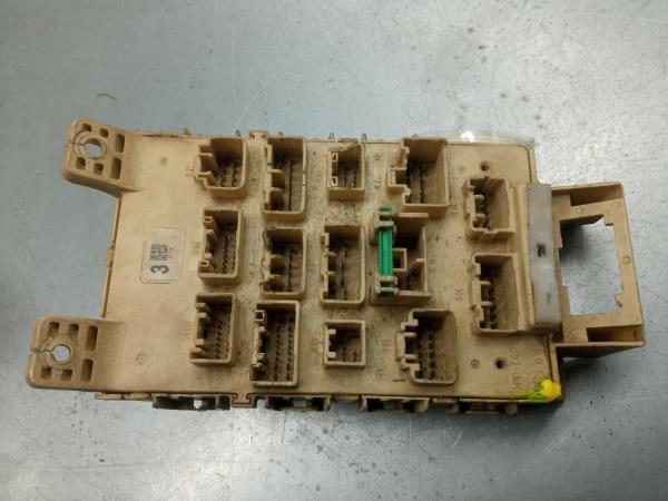 Caixa fusíveis / SAM / BSI TOYOTA RAV4 II (_A2_)