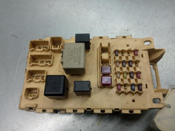 Caixa fusíveis / SAM / BSI TOYOTA RAV4 II (_A2_) Imagem-1