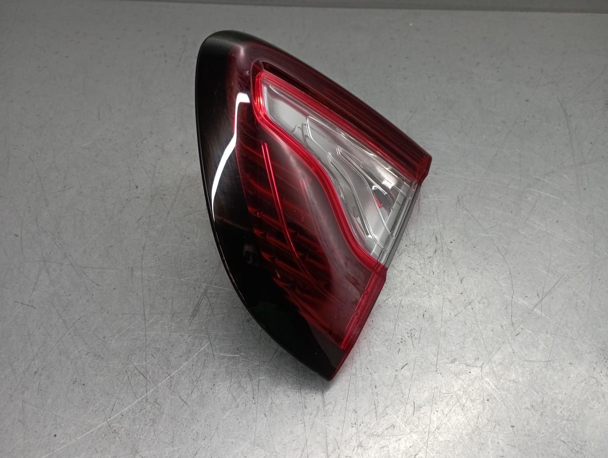 Reflector portón trasero Derecho RENAULT Captur (J5_) Imagem-1