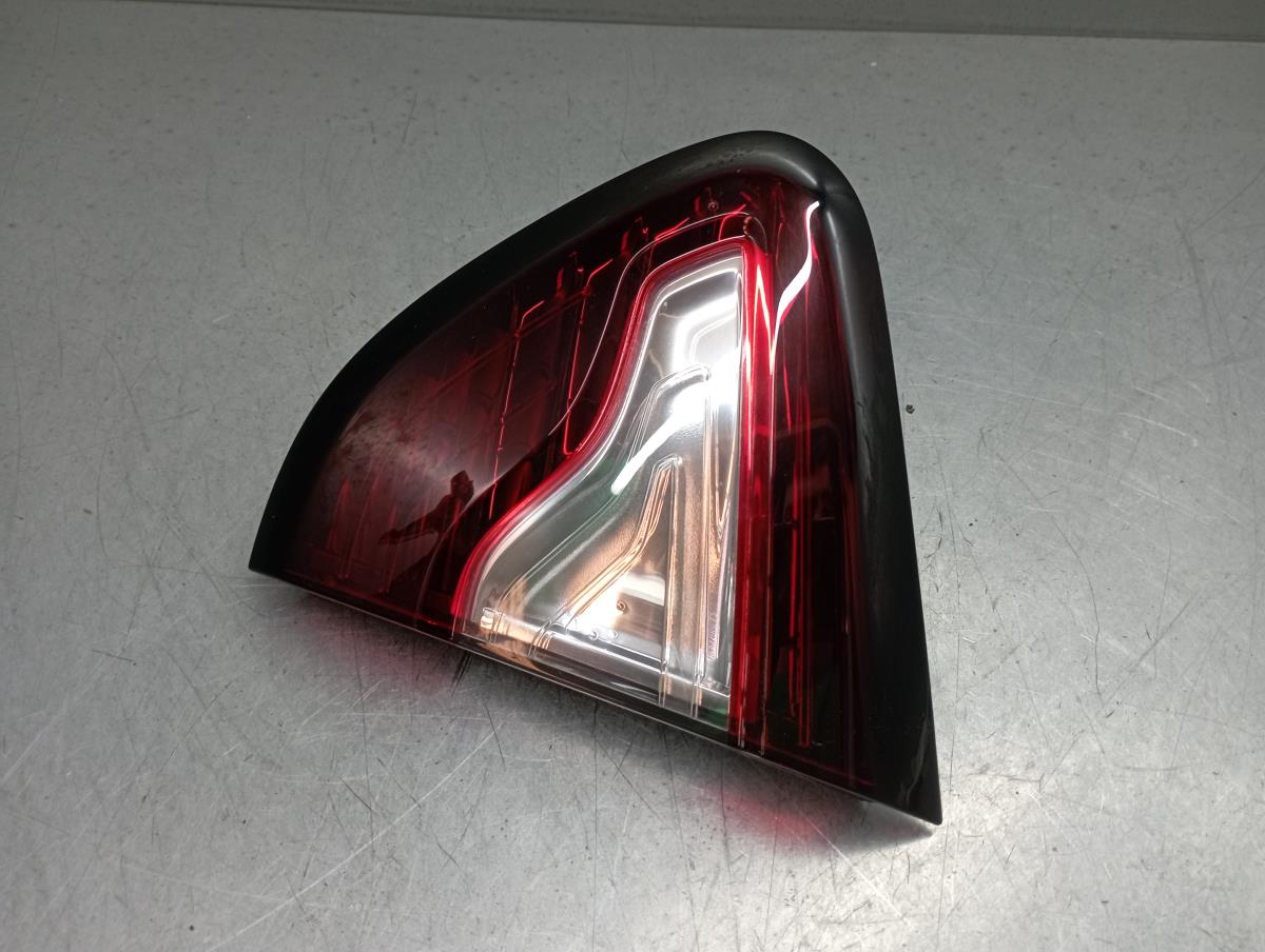 Reflector portón trasero Derecho RENAULT Captur (J5_)