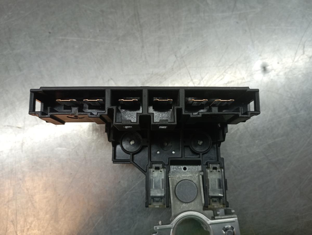 Battery Control Module / Charging Relay DACIA Sandero III Imagem-3