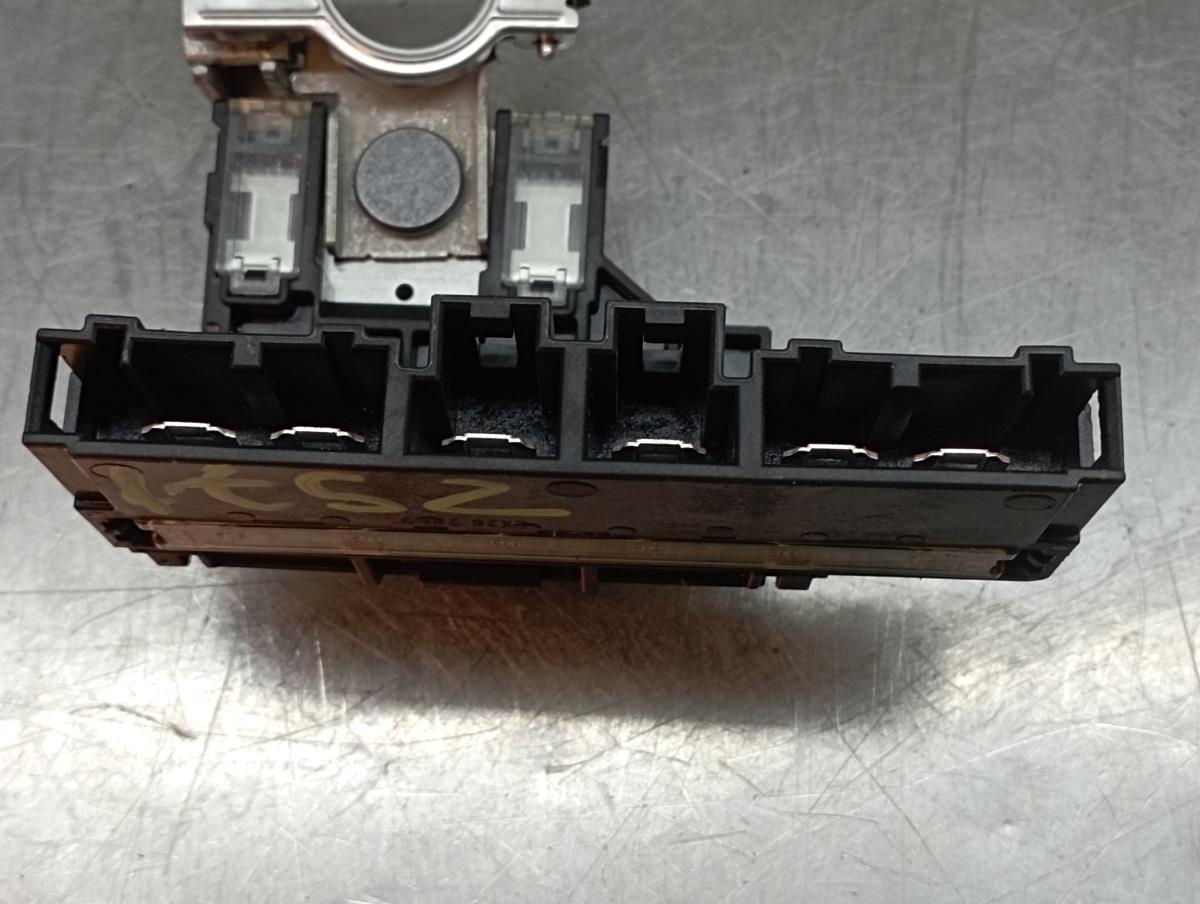 Battery Control Module / Charging Relay DACIA Sandero III Imagem-3