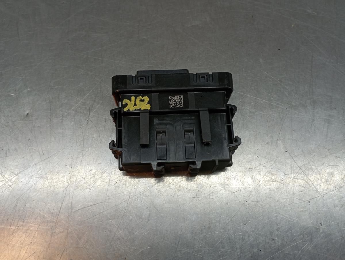 Gateway Control Unit Module DACIA Sandero III