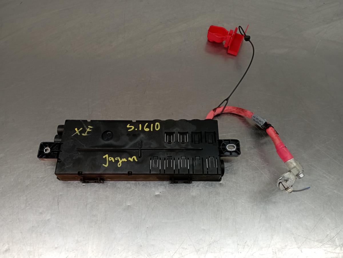 Battery Control Module / Charging Relay JAGUAR XE (X760)