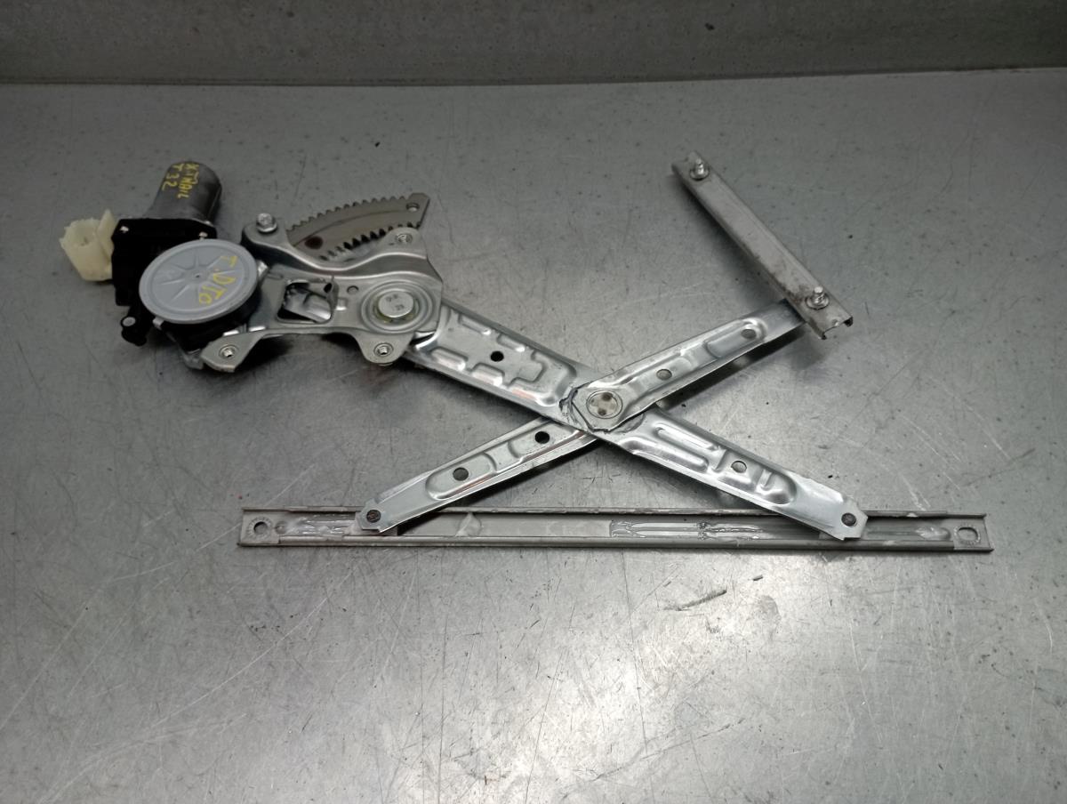 Elevador vidros trás direito NISSAN X-Trail (T32)