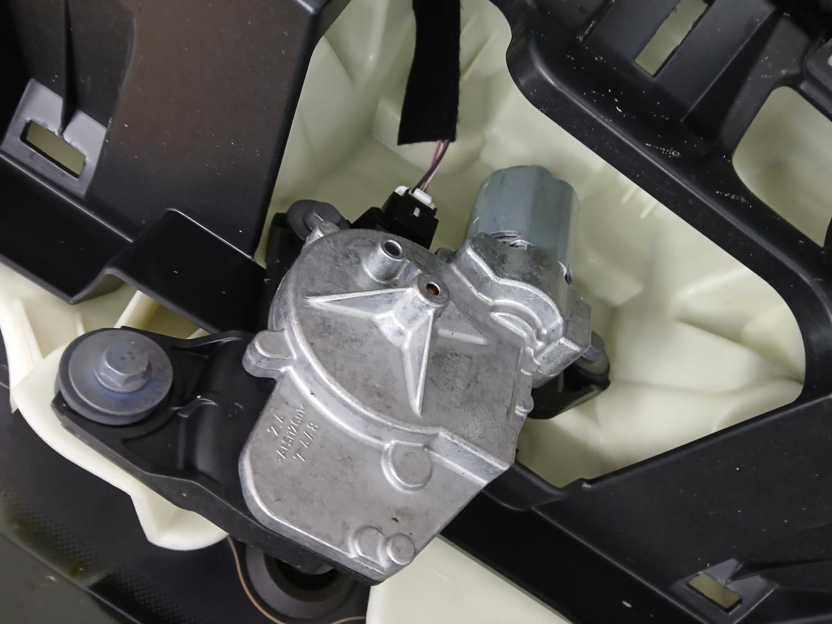 Motor limpa vidros trás RENAULT Megane IV Grandtour (K9A/M_)