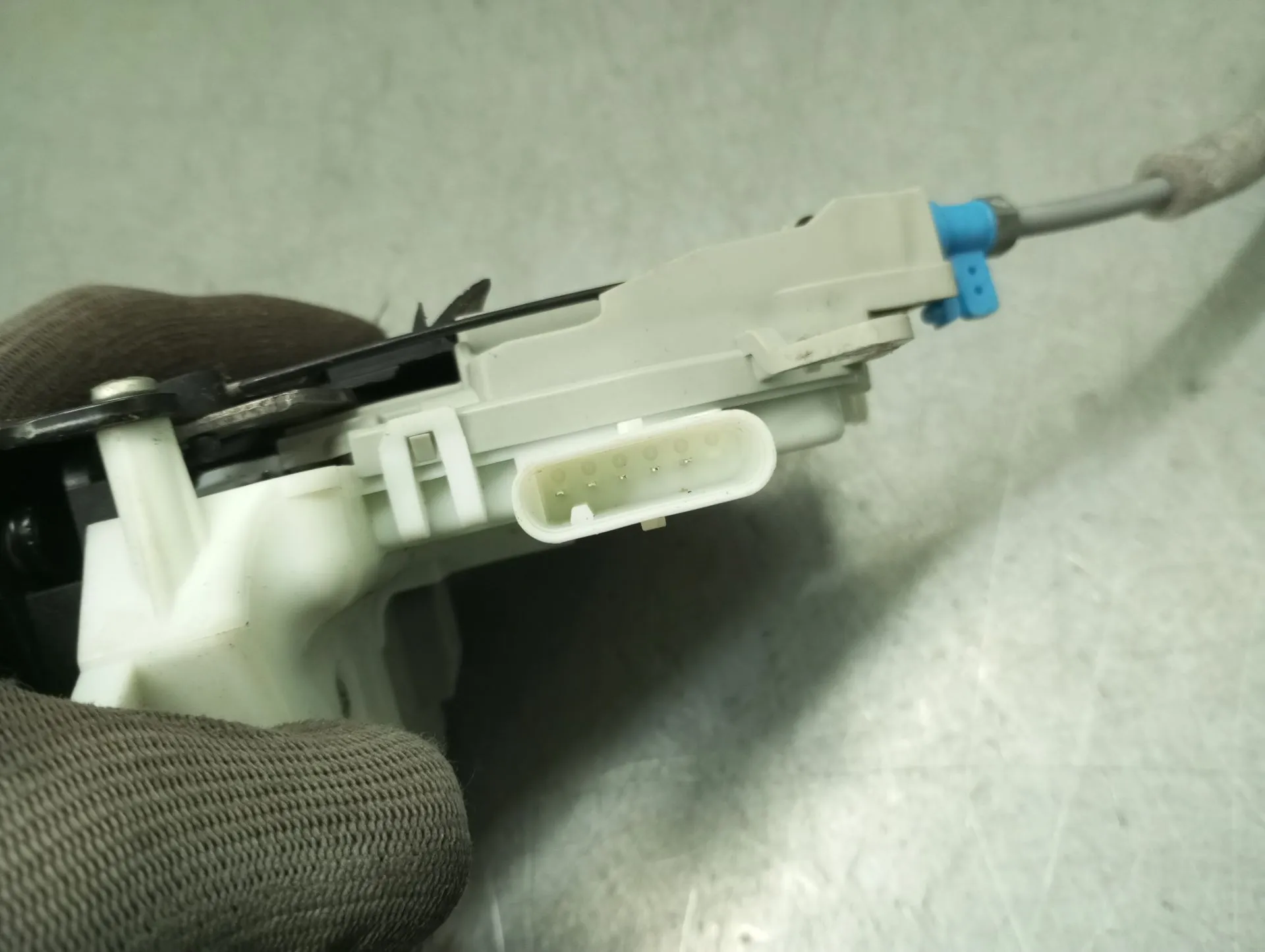 Fechadura / fecho porta trás esquerdo AUDI Q2 (GA) Imagem-2