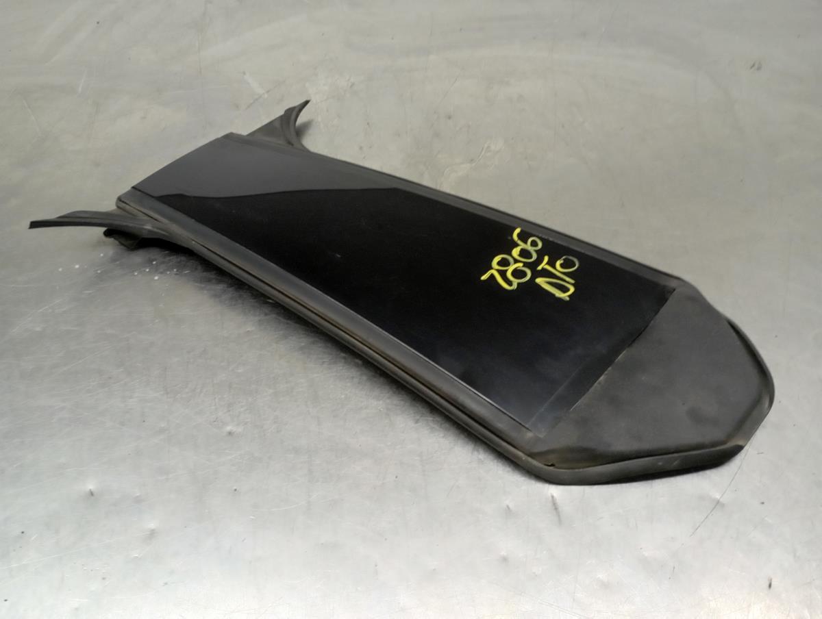 Friso Embelezador Dto Pilar/Porta MERCEDES-BENZ CLA Shooting Brake (X117) Imagem-1