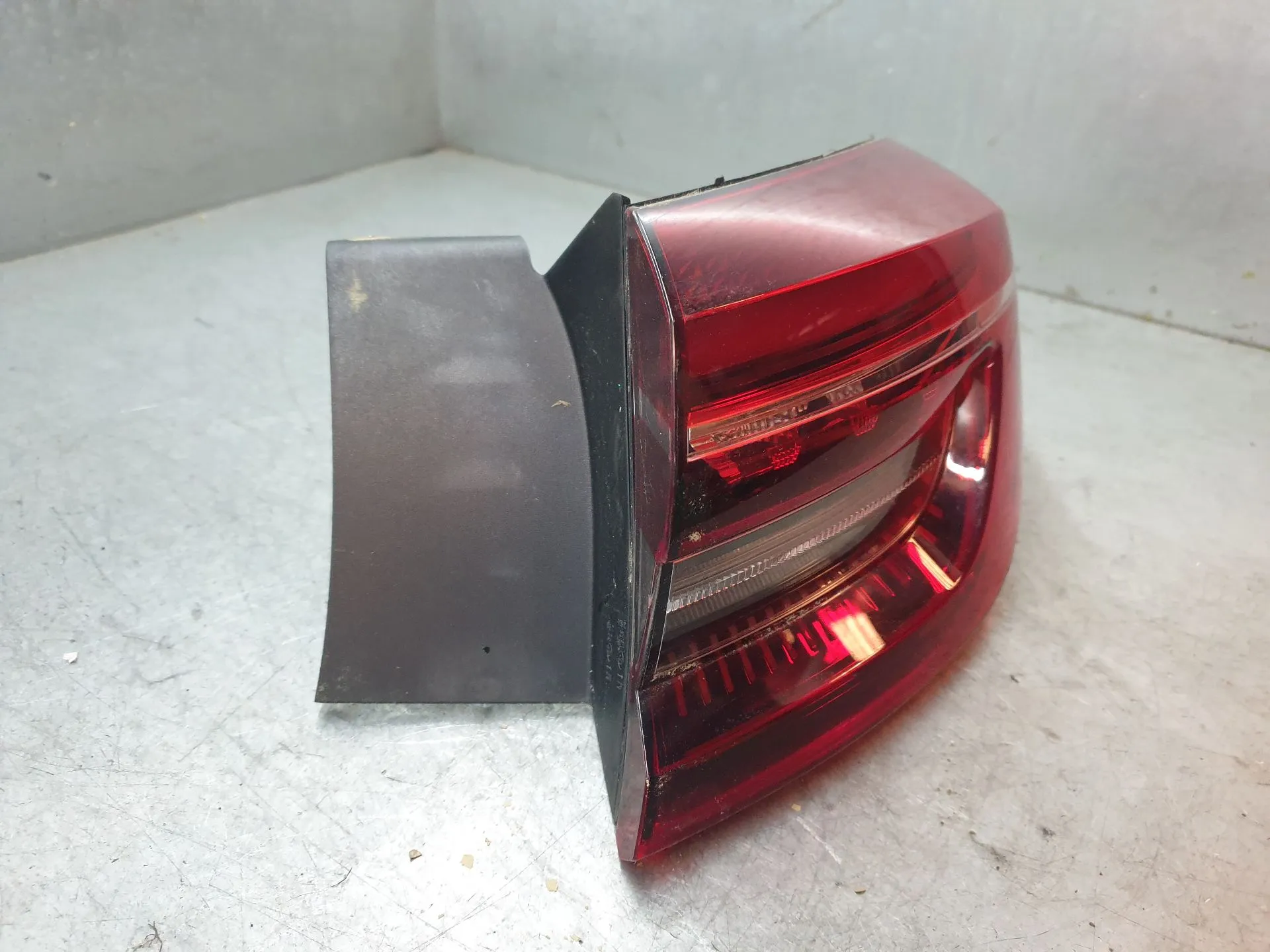 Feu arrière Droite RENAULT Clio V (BF_) Imagem-1