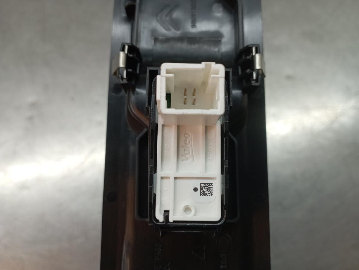 Mando / interruptor elevalunas delantero derecho TOYOTA ProAce (MDZ_) Imagem-5