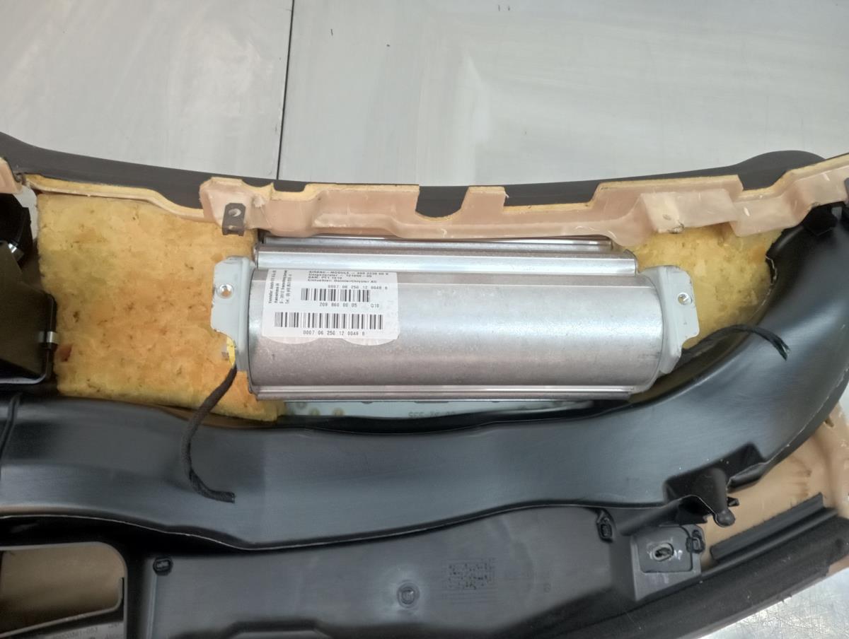 Airbag passageiro MERCEDES-BENZ CLK (C209) Imagem-1