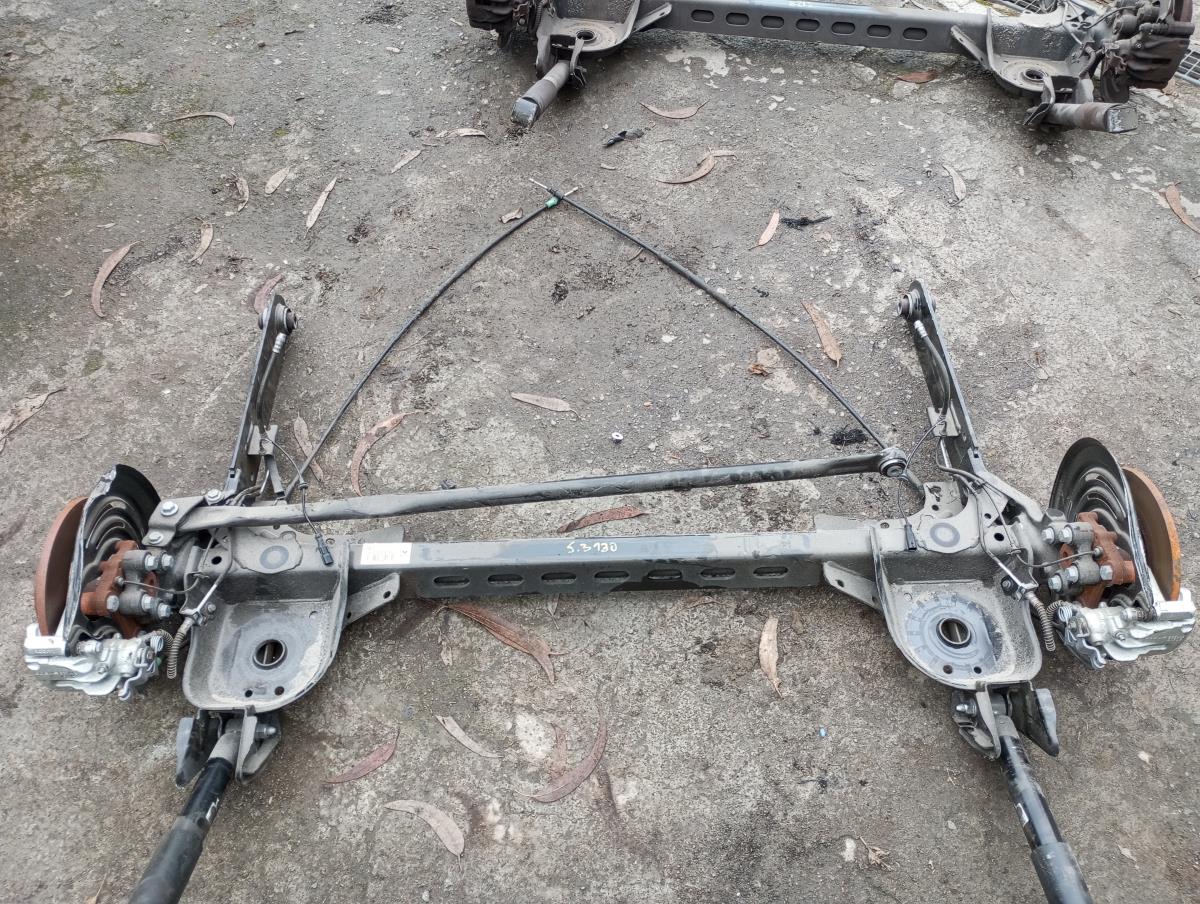 Eje trasero con discos RENAULT Trafic III (FG_)