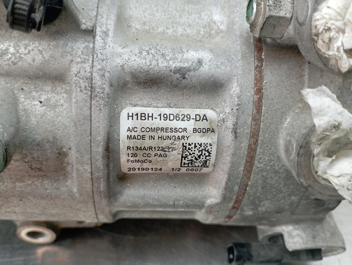 Compressore A/C FORD Fiesta VII (HJ, HF) Imagem-2