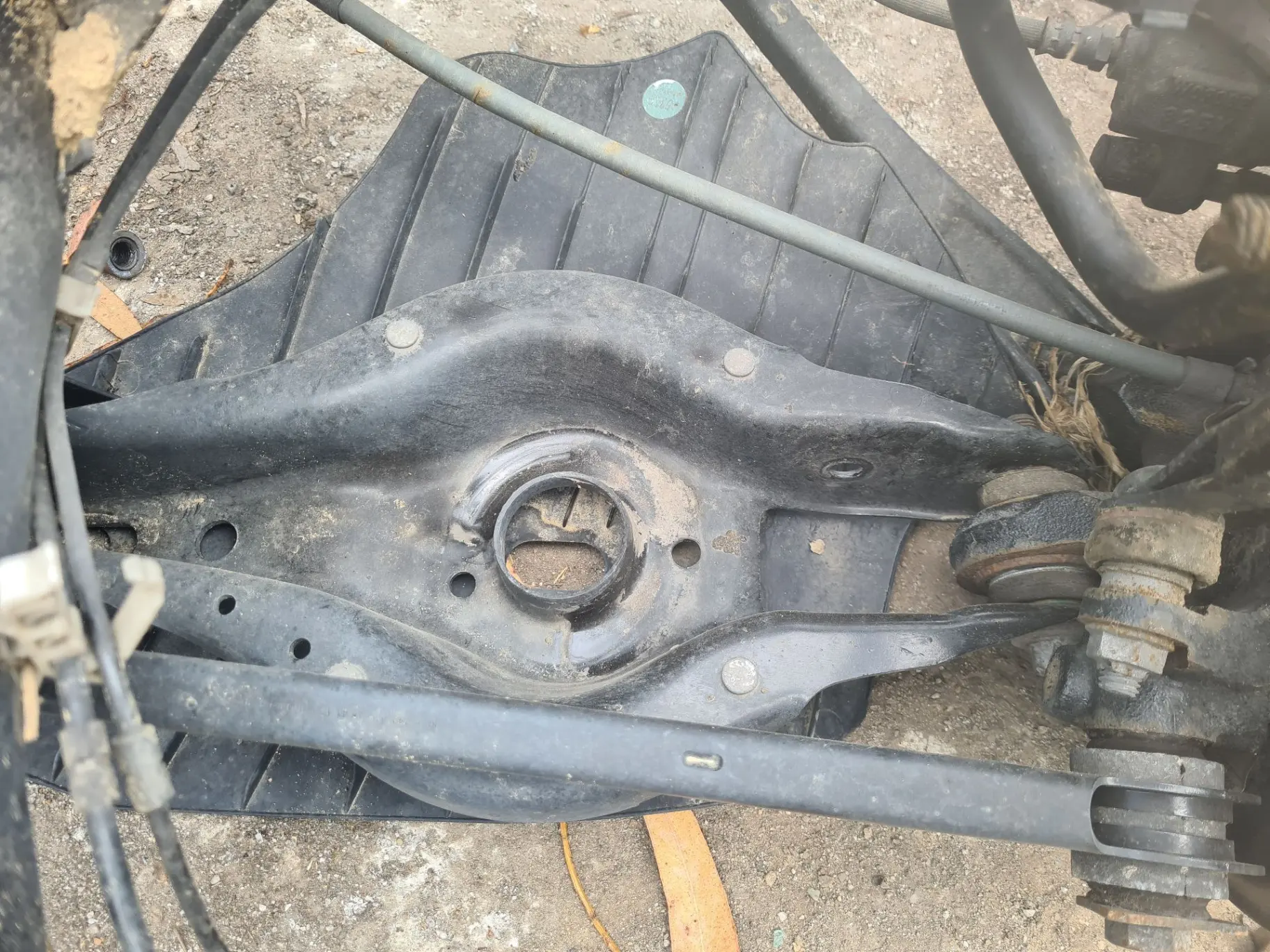Brazo suspensión trasero derecho BMW 1 (F20)