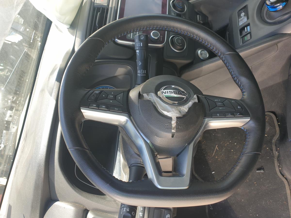 Volante de dirección NISSAN Leaf EV (ZE1)