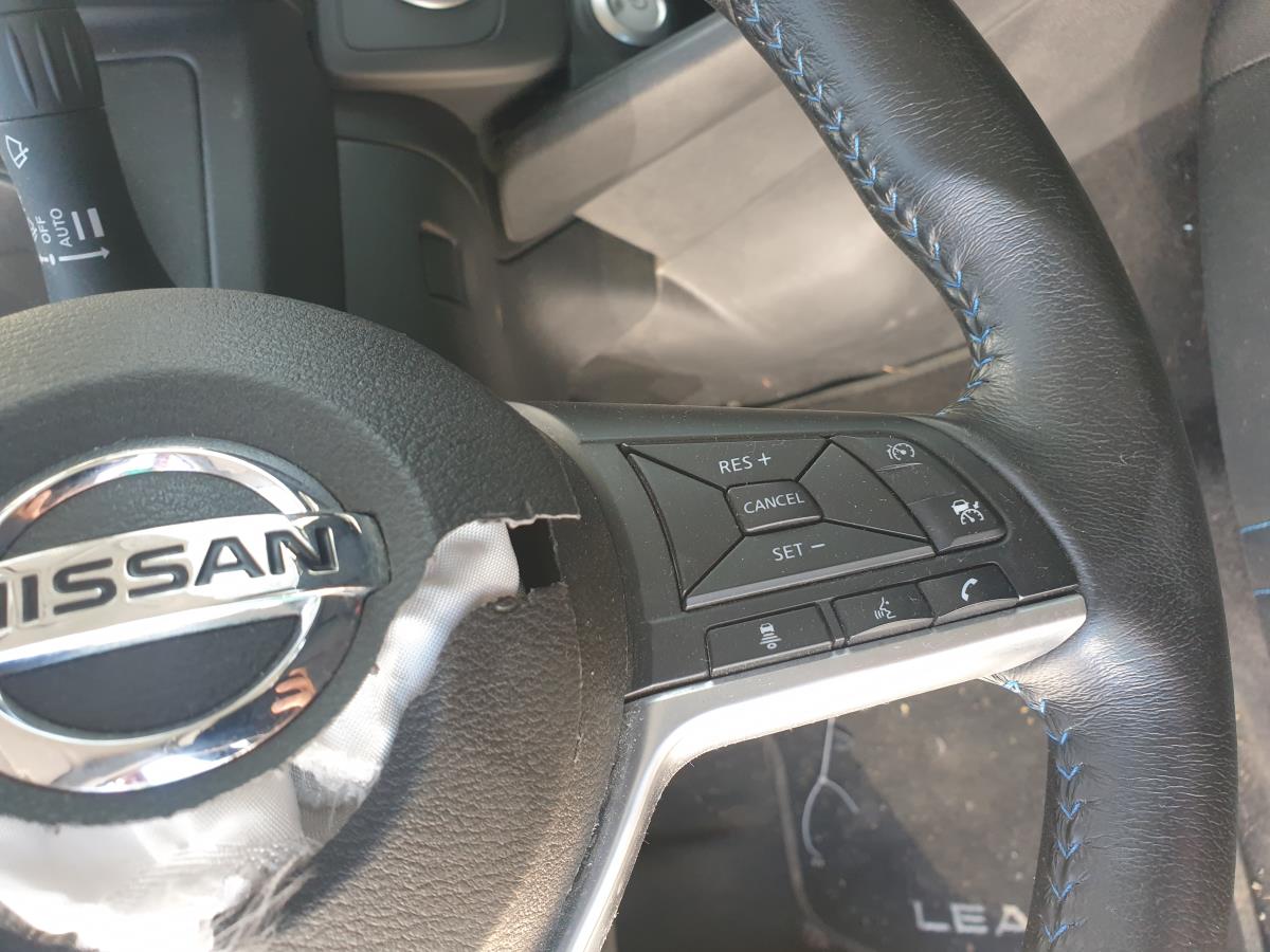 Volante NISSAN Leaf EV (ZE1) Imagem-2
