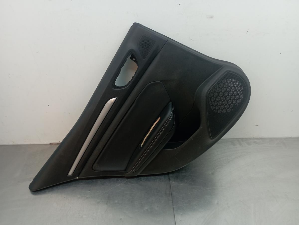 Forra porta / quartela trás esquerda RENAULT Megane IV (B9A/M_)