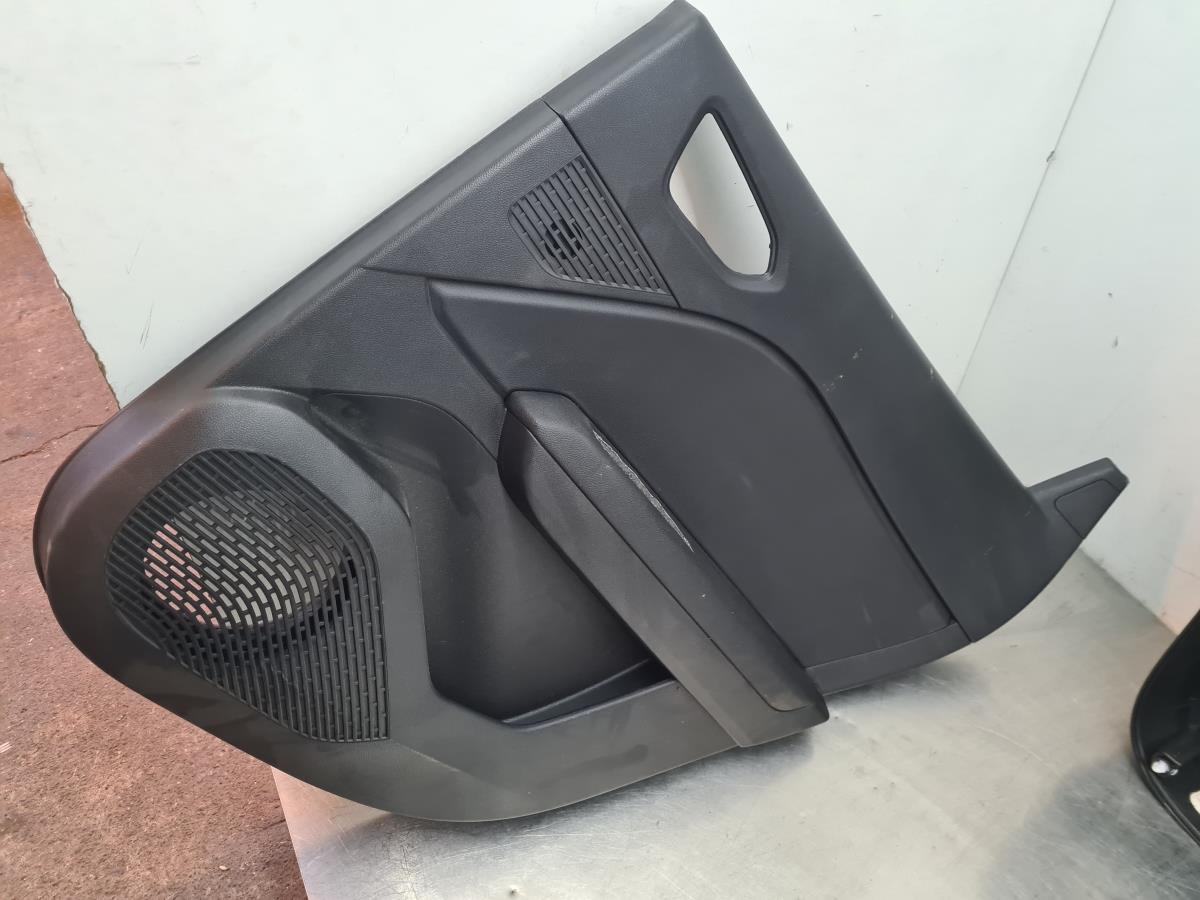 Forra porta / quartela trás direita RENAULT Captur II