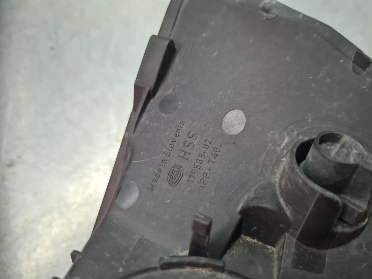 Feu antibrouillard Avant Droite SEAT Leon SC (5F5) Imagem-3