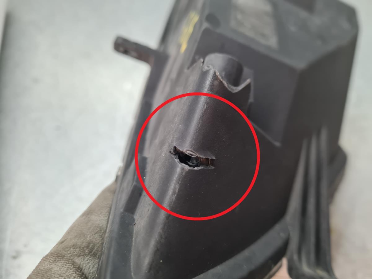 Feu antibrouillard Avant Droite SEAT Leon SC (5F5) Imagem-4