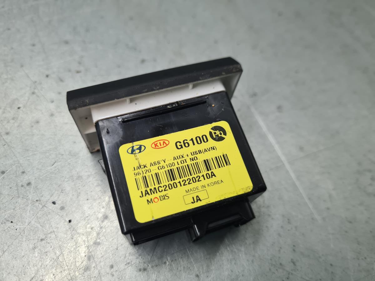 Módulo USB / AUX / IPOD KIA Picanto (JA) Imagem-3