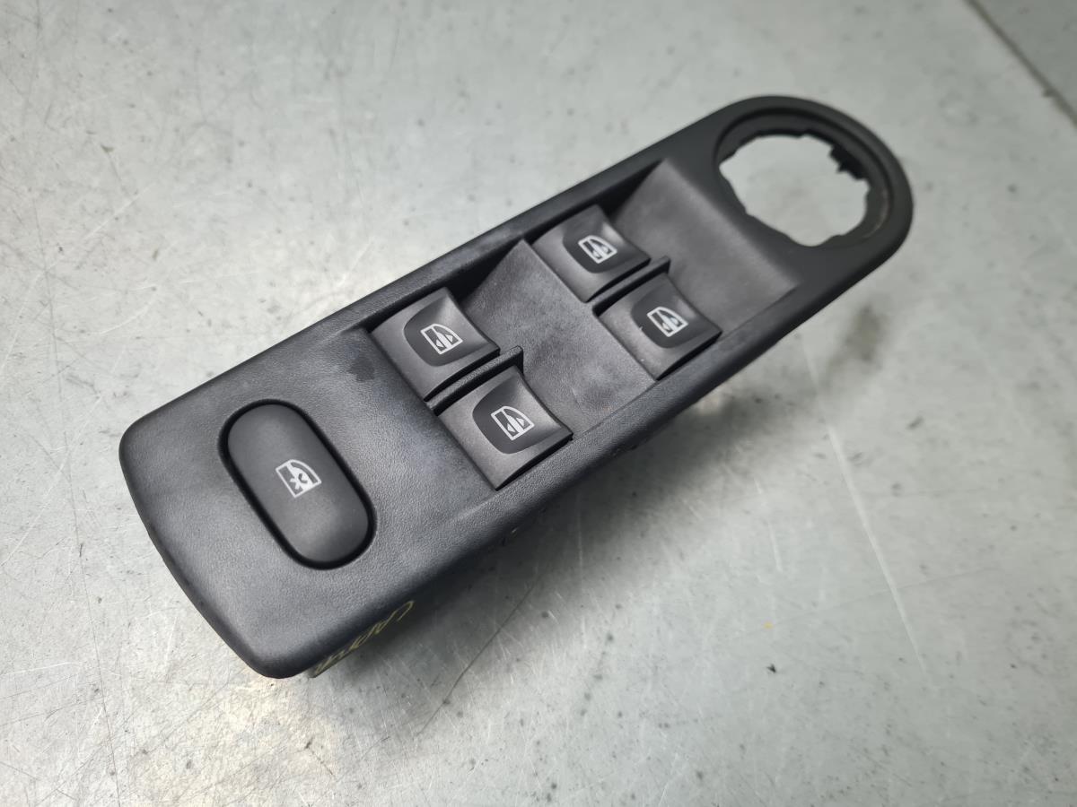 Comando / botão / interruptor vidros frente esquerdo RENAULT Captur (J5_)