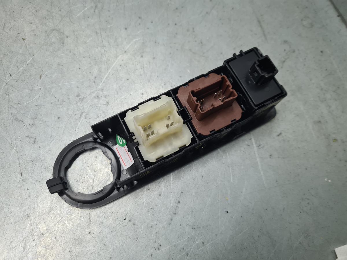 Comando / botão / interruptor vidros frente esquerdo RENAULT Captur (J5_) Imagem-4