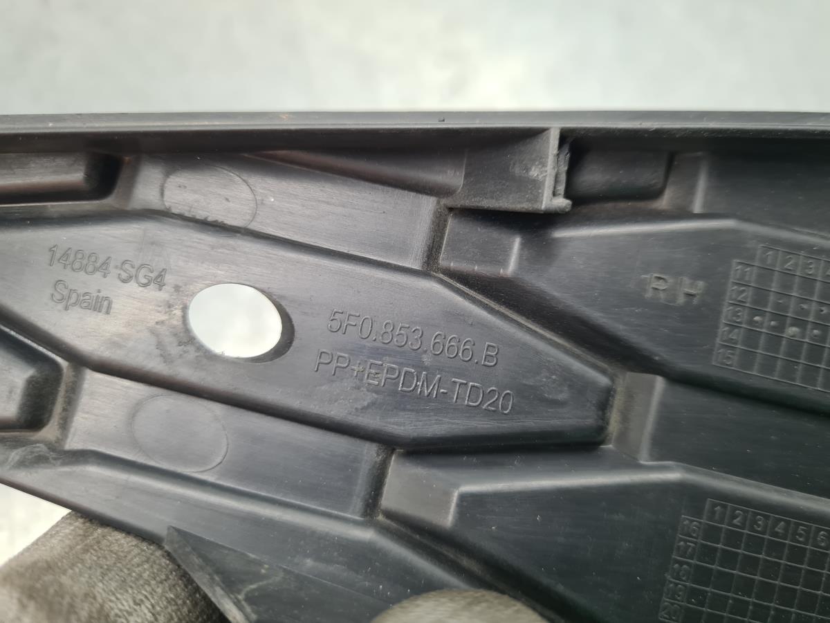 Rejilla delantera SEAT Leon SC (5F5) Imagem-1