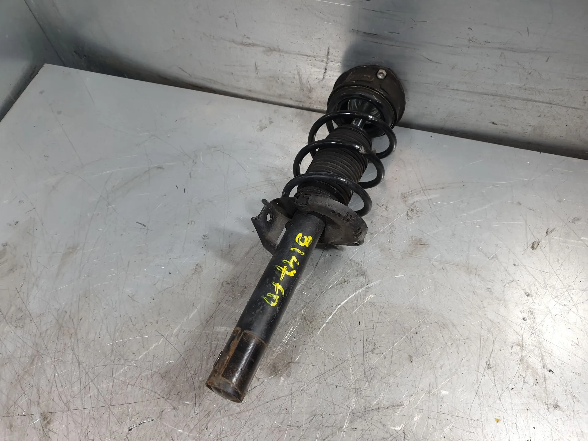 Right Front Shock Absorber VOLKSWAGEN Golf VII (5G1, BQ1, BE1, BE2) Imagem-1