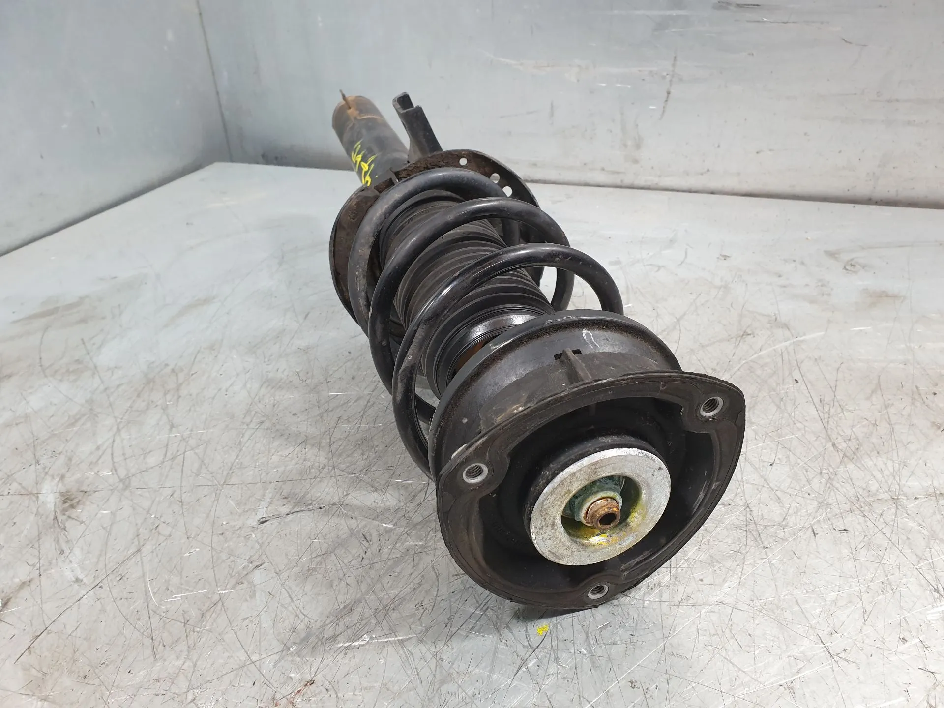Right Front Shock Absorber VOLKSWAGEN Golf VII (5G1, BQ1, BE1, BE2) Imagem-2