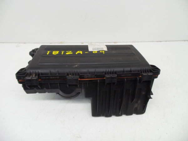 Air filter box VOLKSWAGEN Polo (6R, 6C) Imagem-1