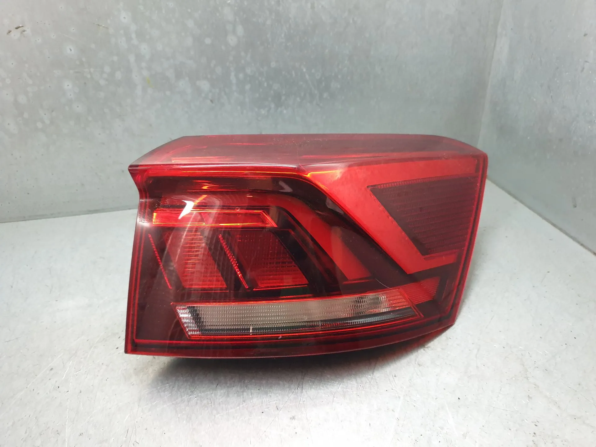 Right Tail light VOLKSWAGEN T-Roc Cabriolet