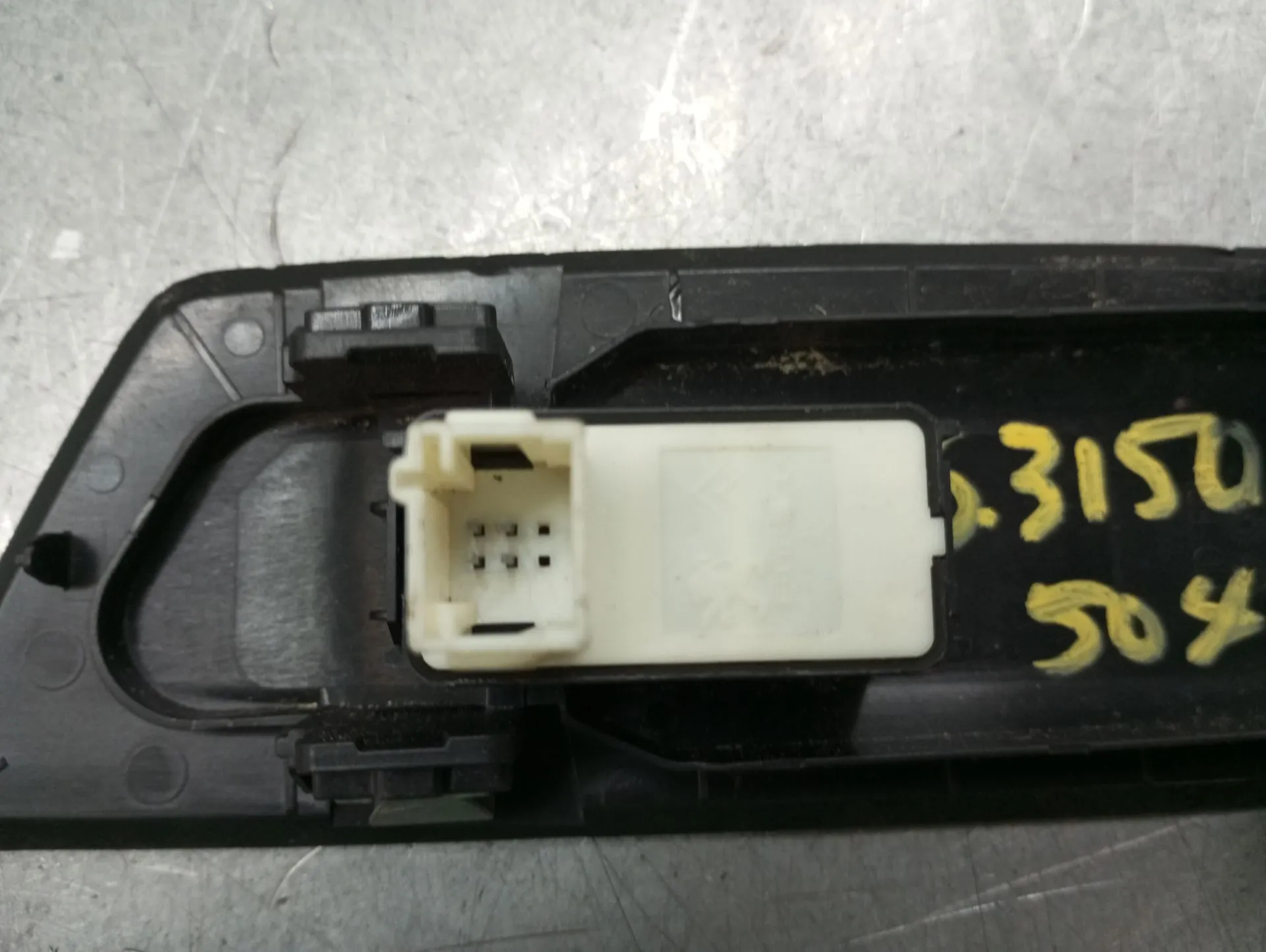 Mando / interruptor elevalunas delantero derecho PEUGEOT 508 SW II Imagem-2