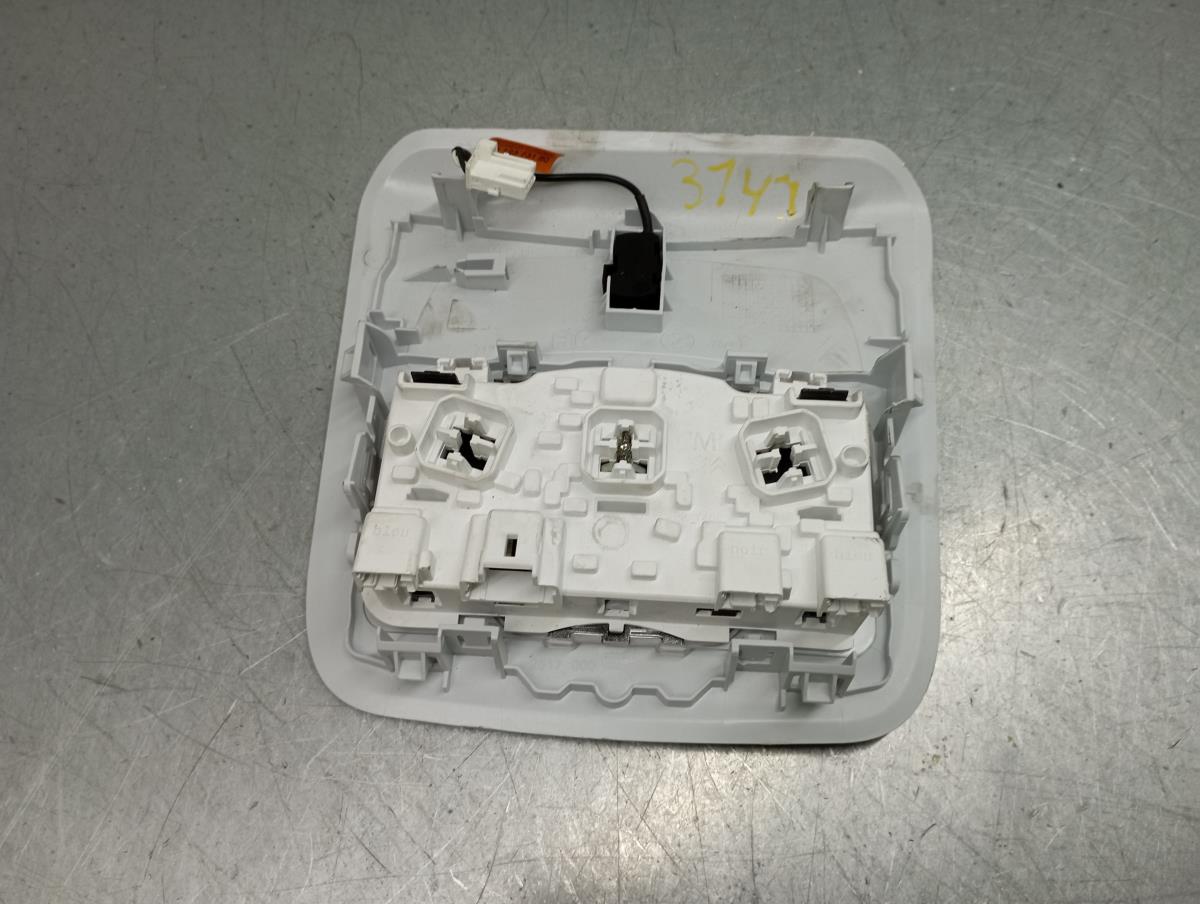 Front seat light PEUGEOT 208 Imagem-1