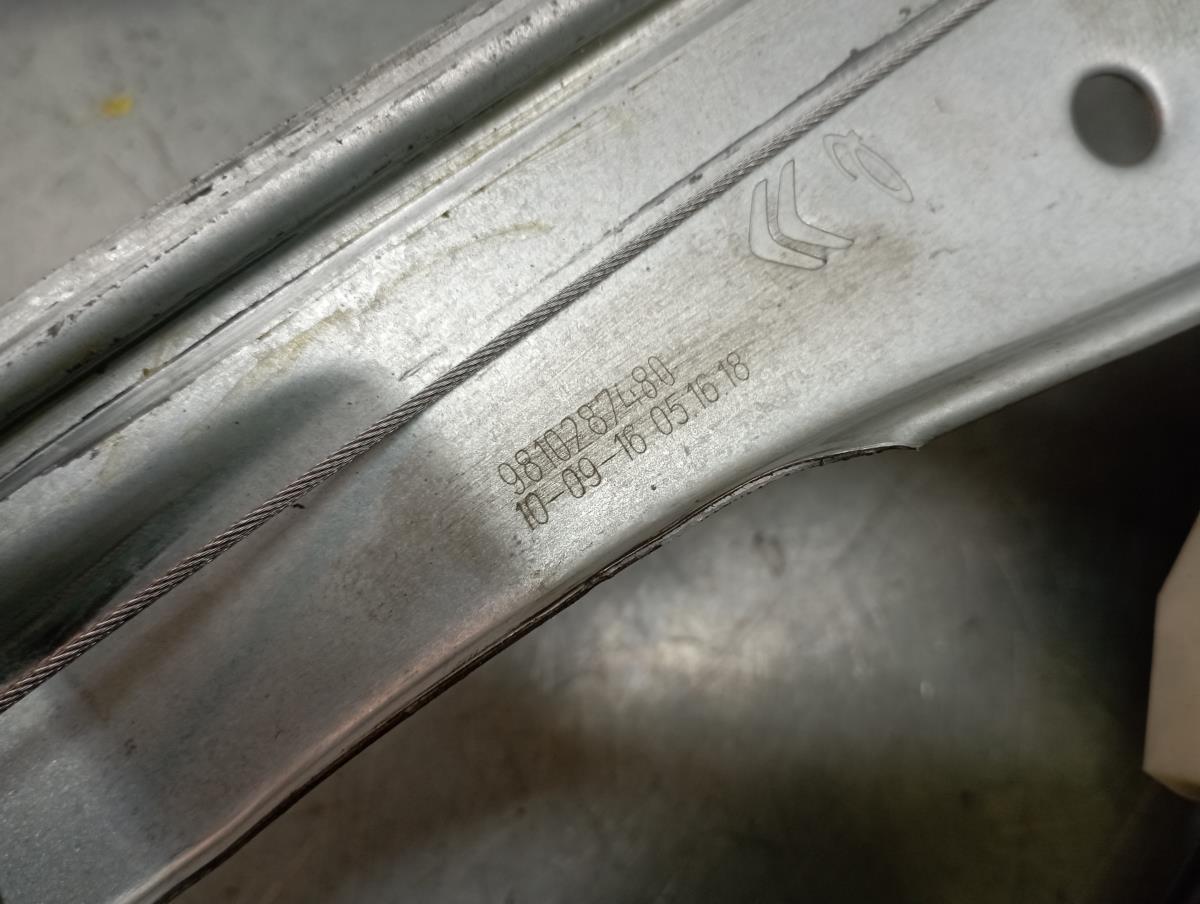 Elevador vidros frente direito CITROËN C4 Cactus Imagem-2