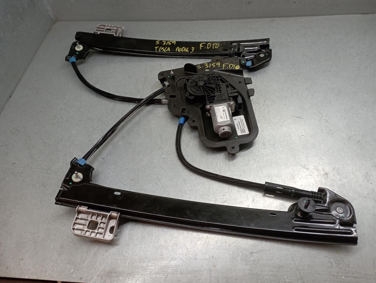 Elevador vidros frente direito TESLA Model 3 (5YJ3)