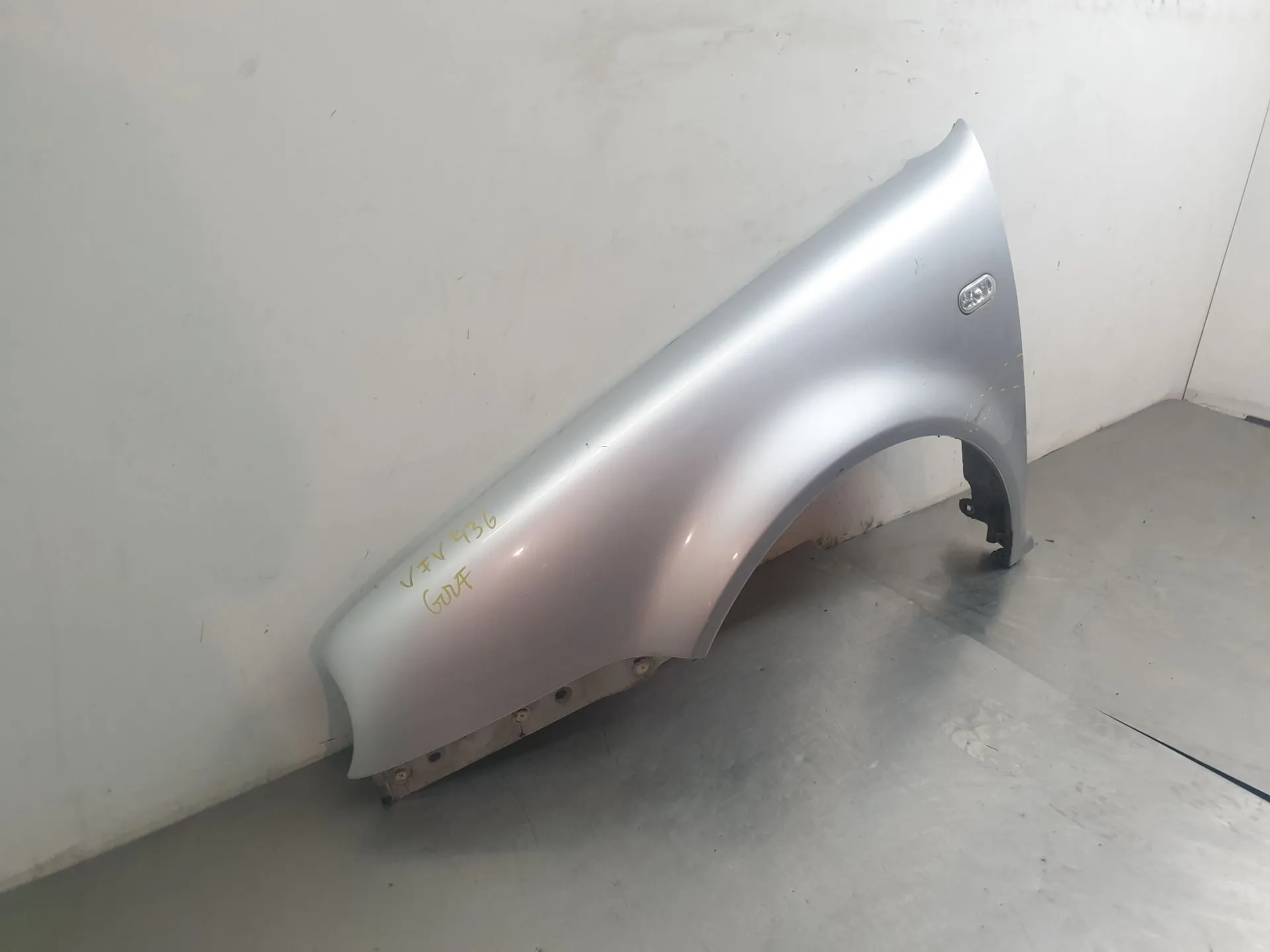 Left fender VOLKSWAGEN Golf IV (1J1) Imagem-2