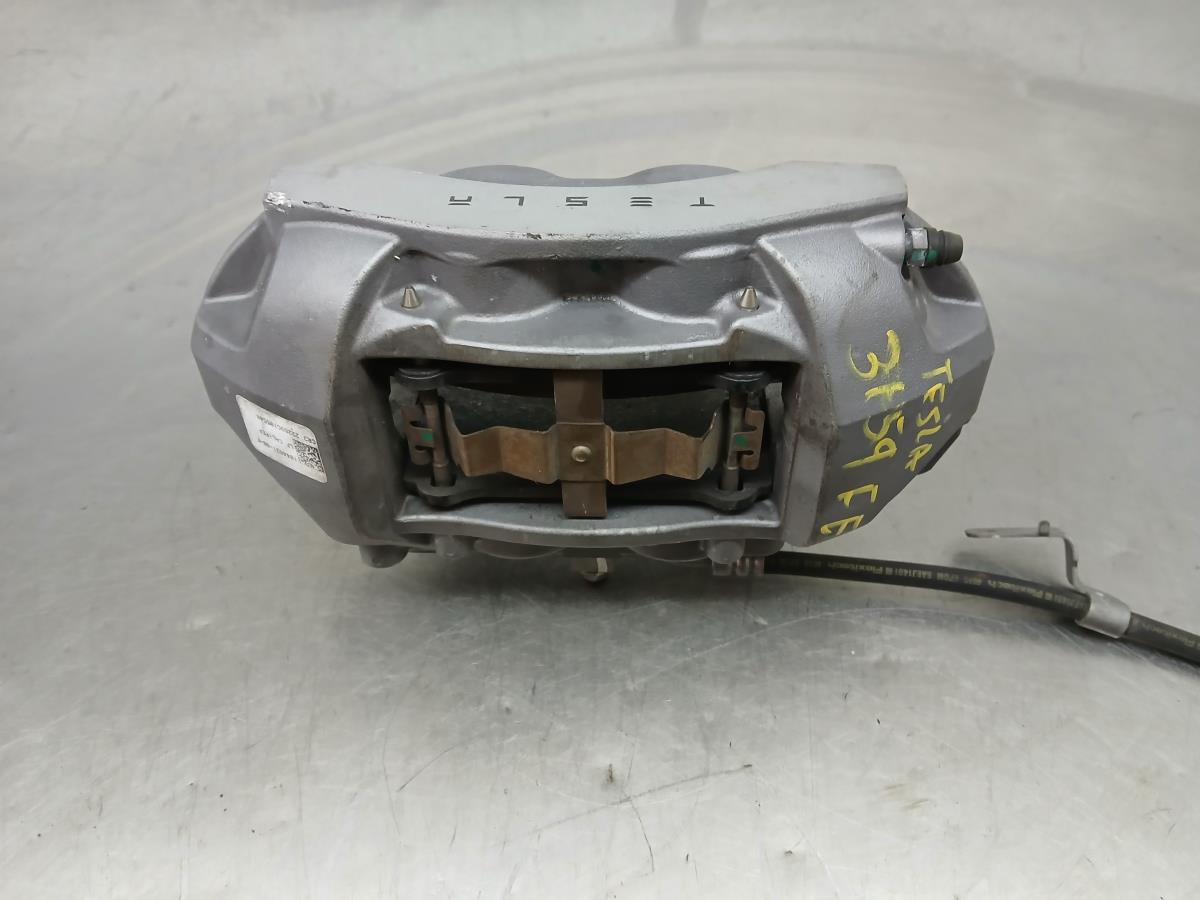 Pinça travão / maxila de travão frente esquerda TESLA Model 3 (5YJ3)