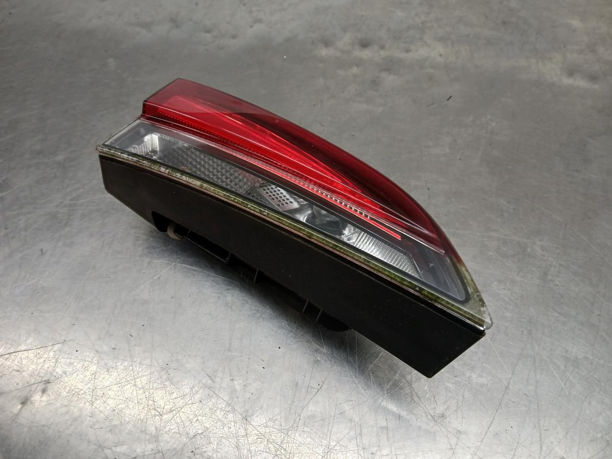 Left Tailgate light  SKODA Kamiq (NW4) Imagem-2