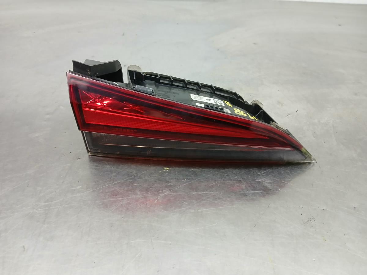 Left Tailgate light  SKODA Kamiq (NW4)