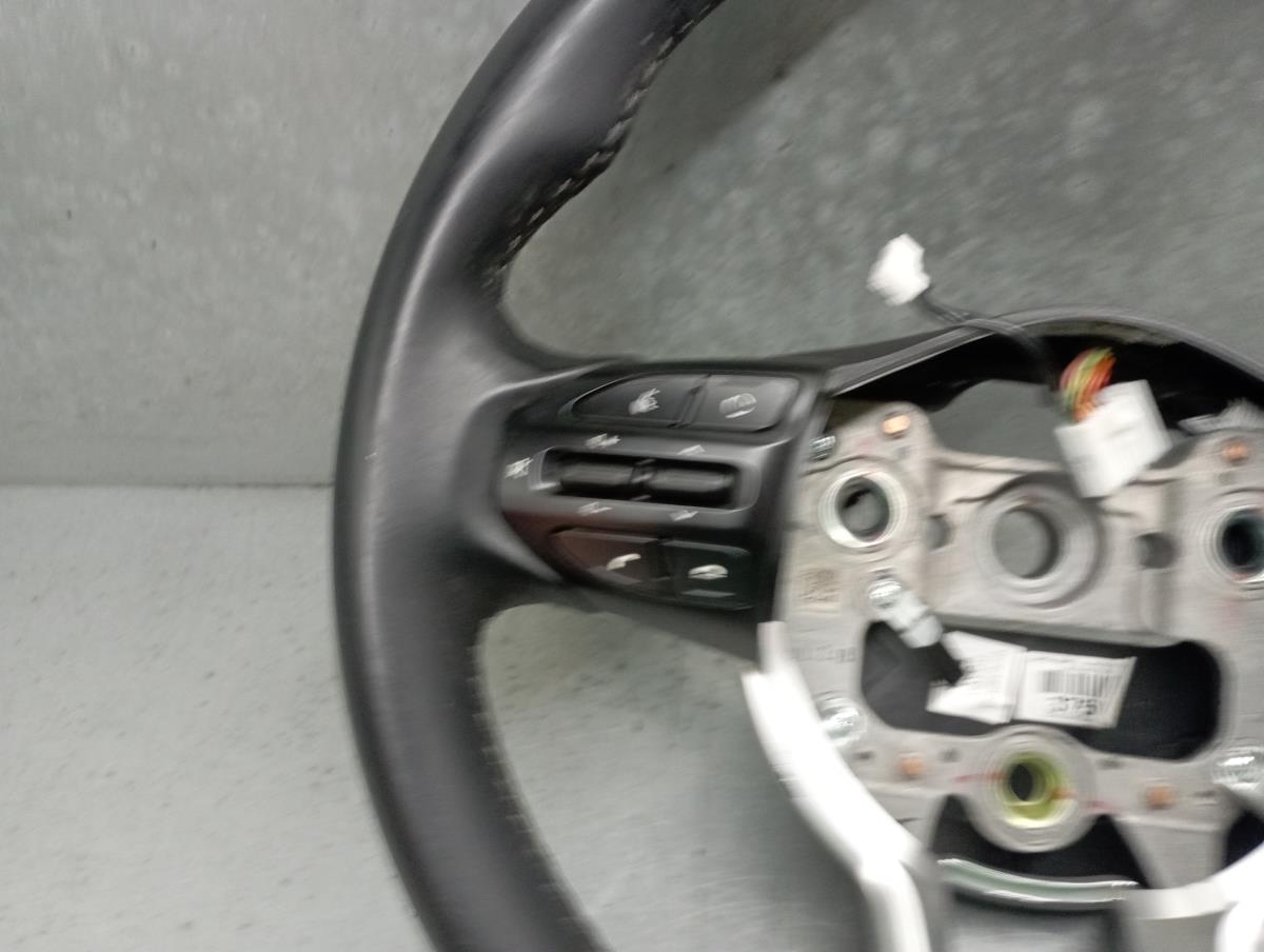 Volante de dirección KIA Rio IV (YB) Imagem-1
